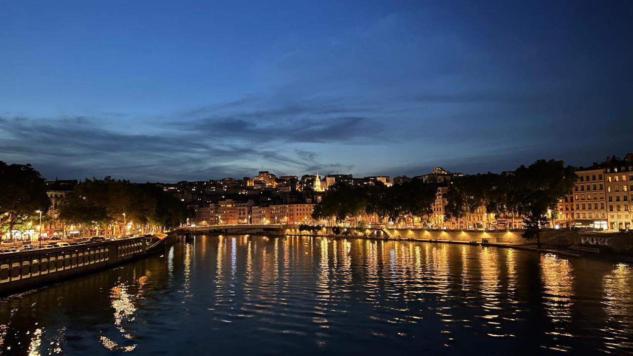 Berges du Rhône/ Chambre avec balcon Lião Exterior foto